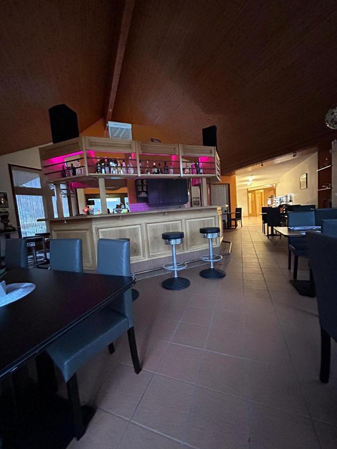 Hotel Edirol Vouvry Exterior foto